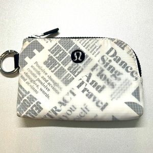 Lululemon Clippable Card Pouch Manifesto